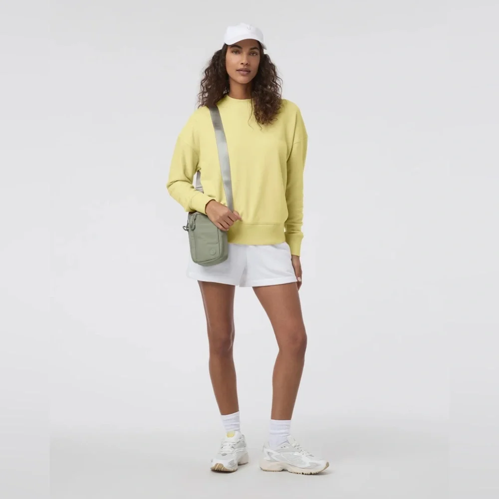 NWT RARE Vuori Sedona Weekender Crew Sunlight SOLD OUT Size Medium - Picture 3 of 10